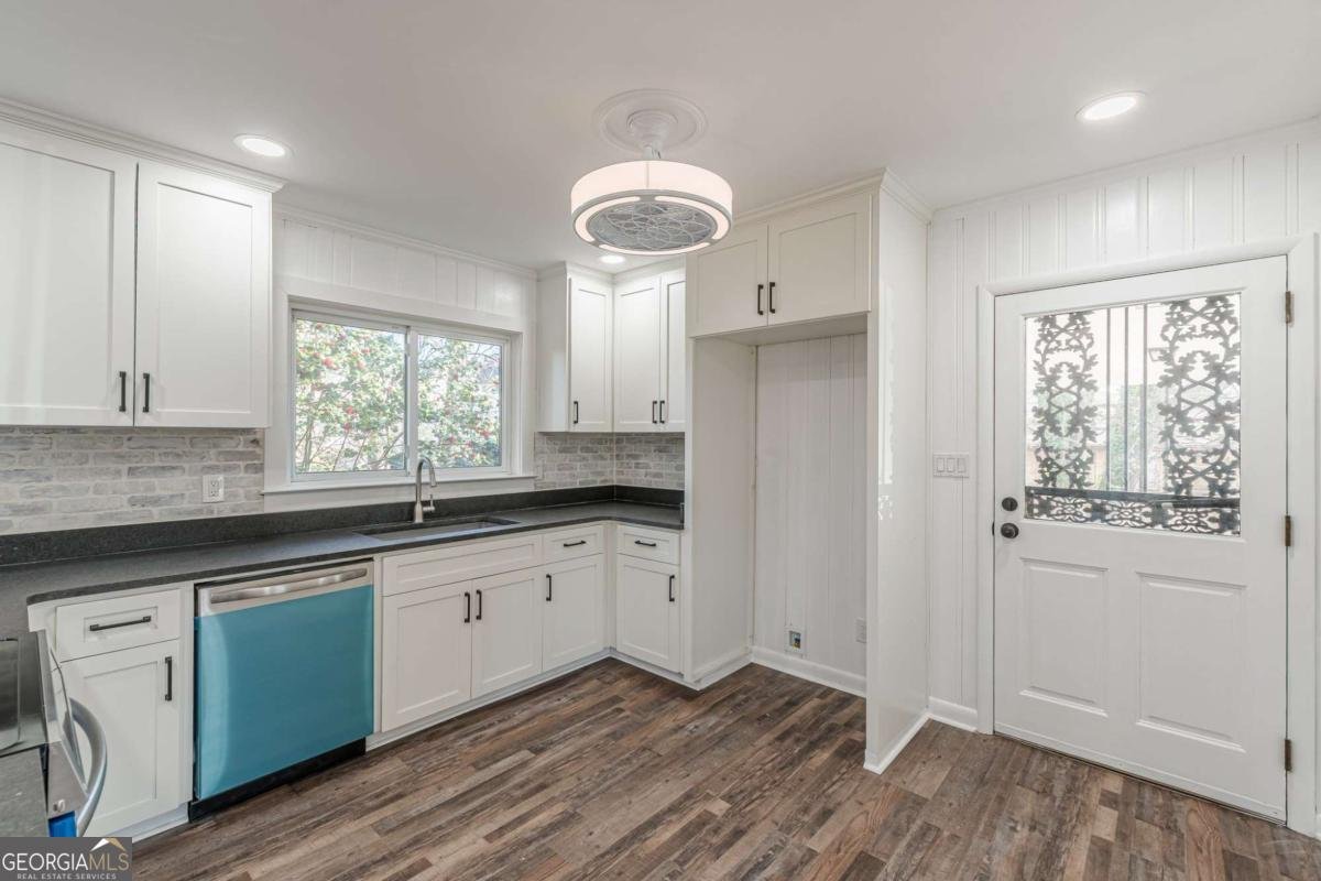 407 North Avenue Hapeville - 19