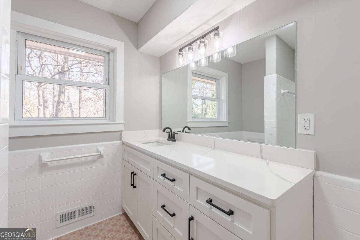407 North Avenue Hapeville - 33