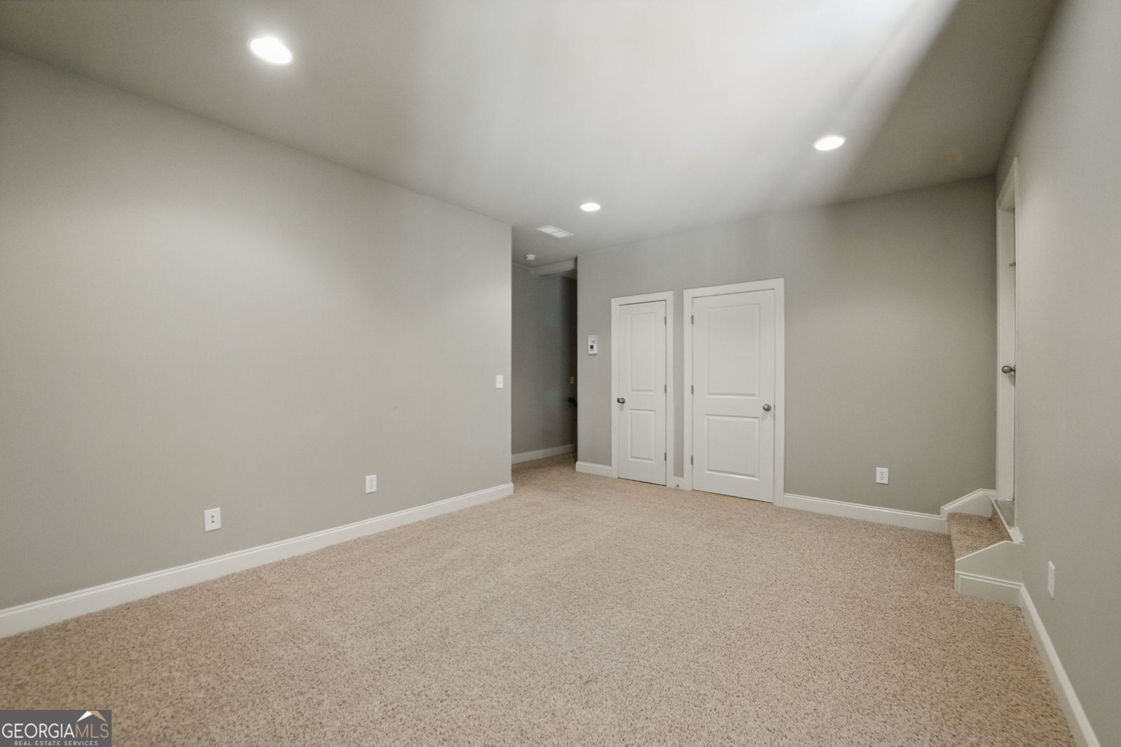 627 Warsaw Road Roswell - 29