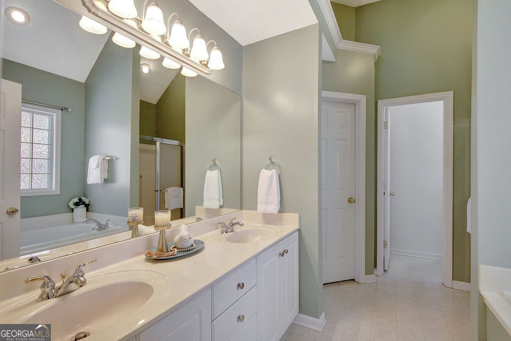140 Rockglen Court Fayetteville - 37