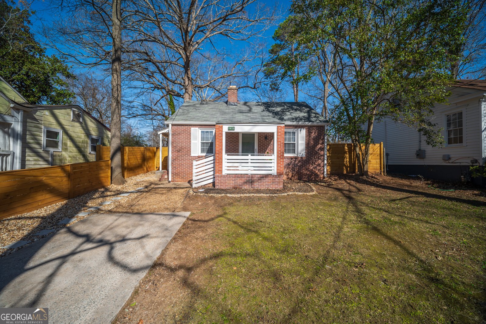 1475 ELIZABETH Lane East Point - 1