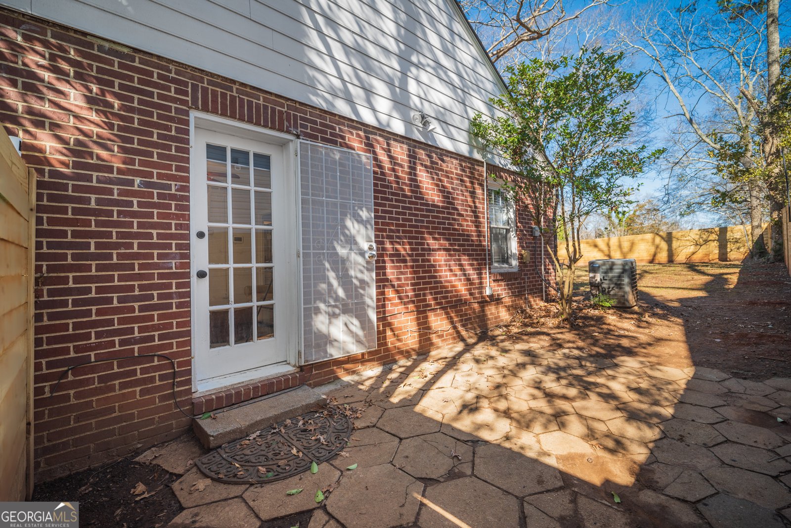 1475 ELIZABETH Lane East Point - 12