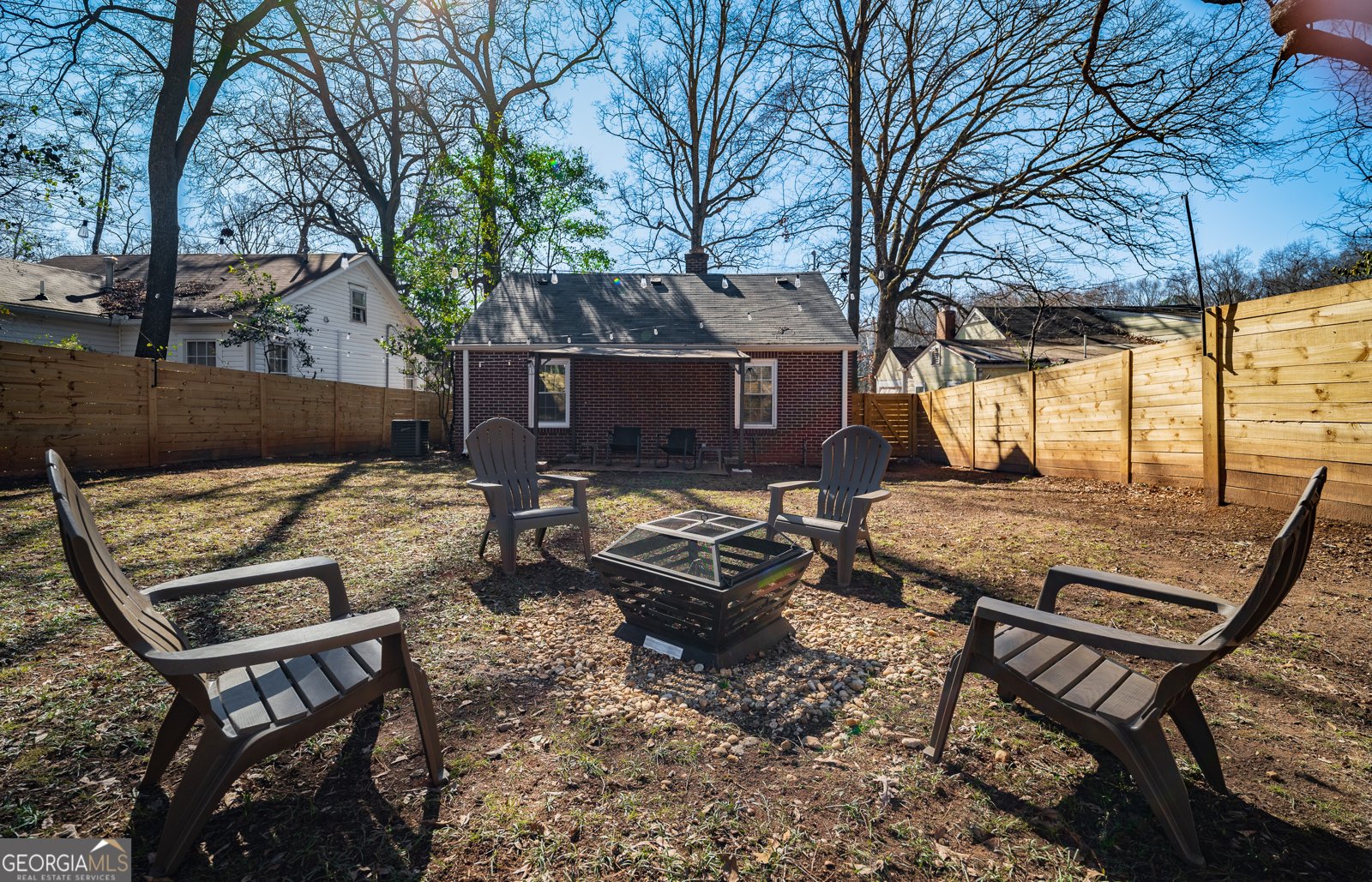 1475 ELIZABETH Lane East Point - 13