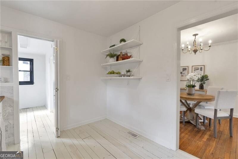 1631 DRESDEN Drive Brookhaven - 18