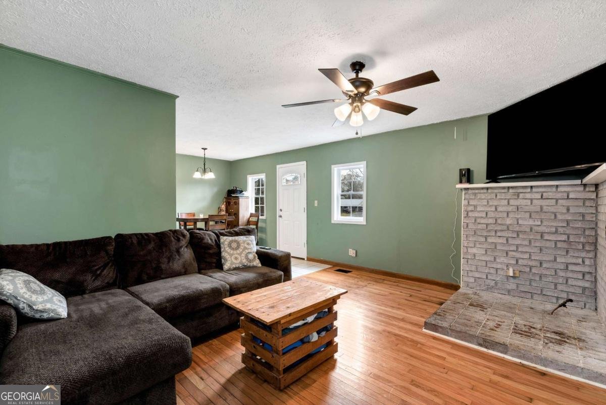 2986 Defoor Road Toccoa - 37