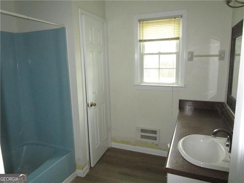 5367 Clarks Bridge Road Gainesville - 29