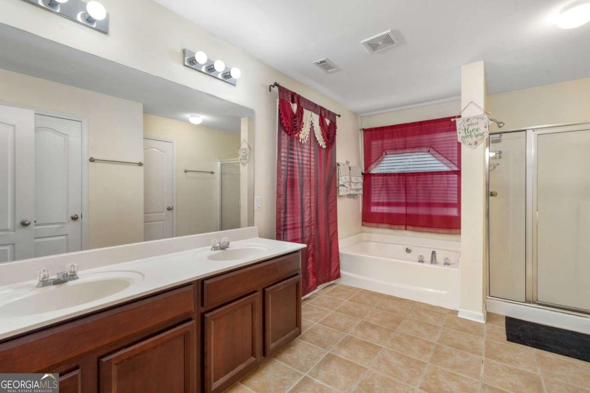 631 Ivy Brook Way Macon - 25