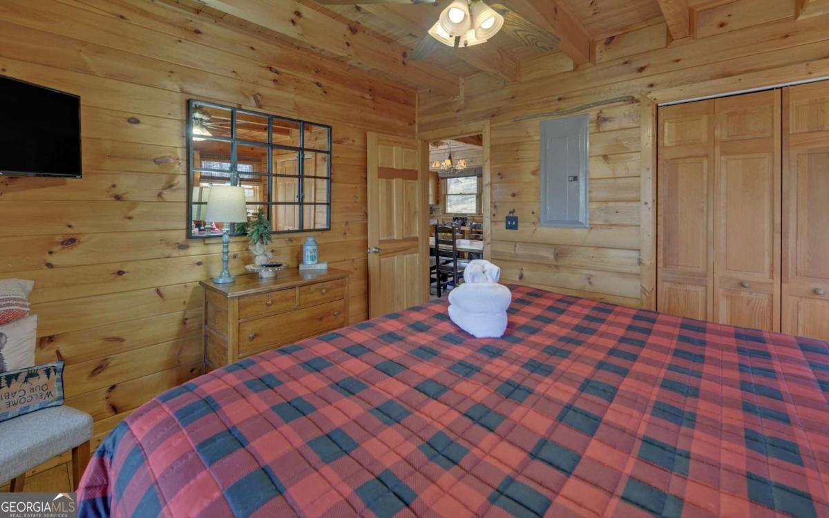 184 Smith Hill Road Cherry Log - 12