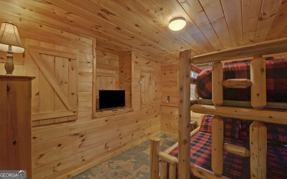 184 Smith Hill Road Cherry Log - 20