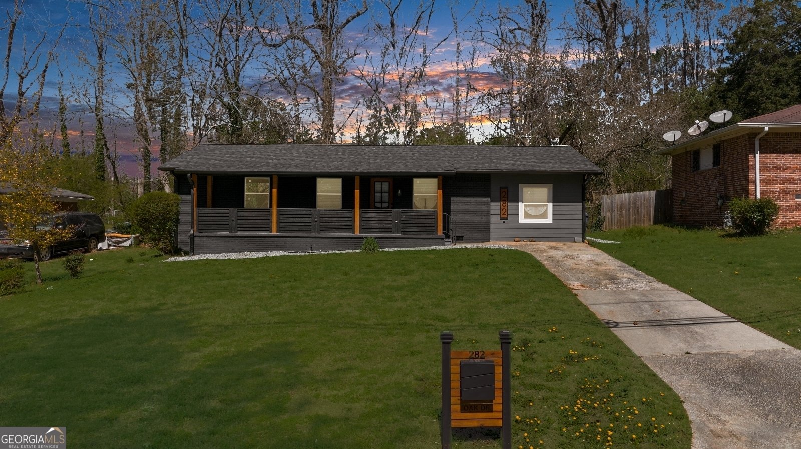 282 Oak Drive Atlanta - 1