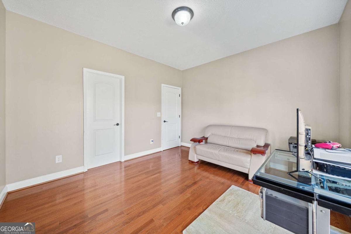 1401 Rainey Road Temple - 27