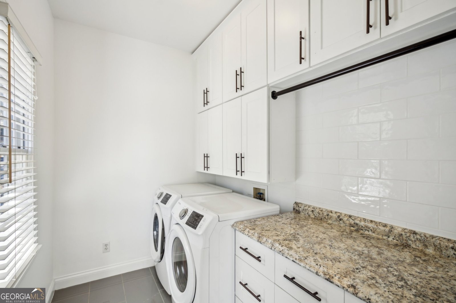8625 Anchor On Lanier Court Gainesville - 28