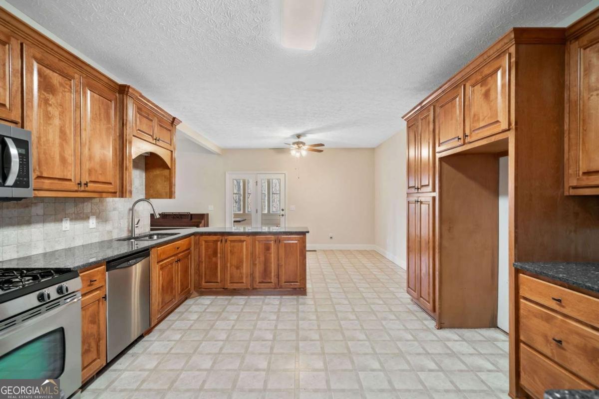 101 Hardwood Lane Canton - 13