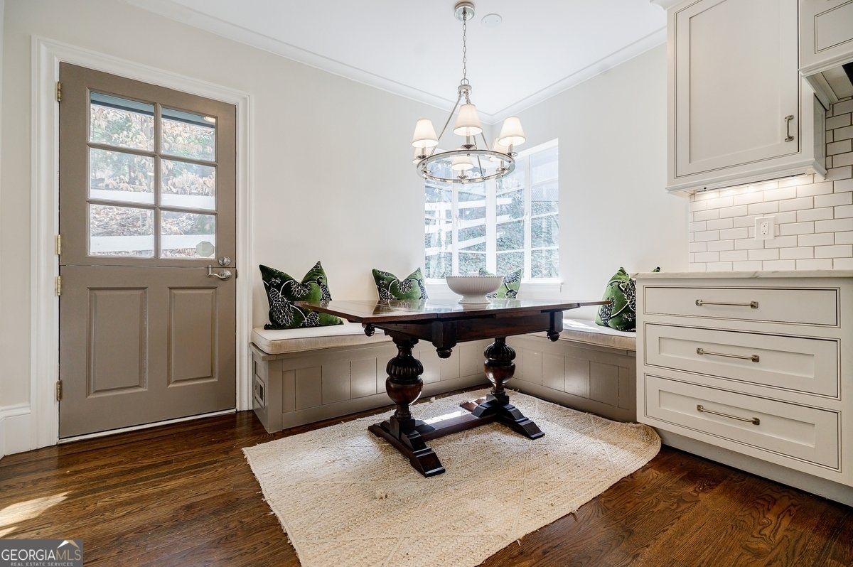3790 Narmore Drive Atlanta - 17