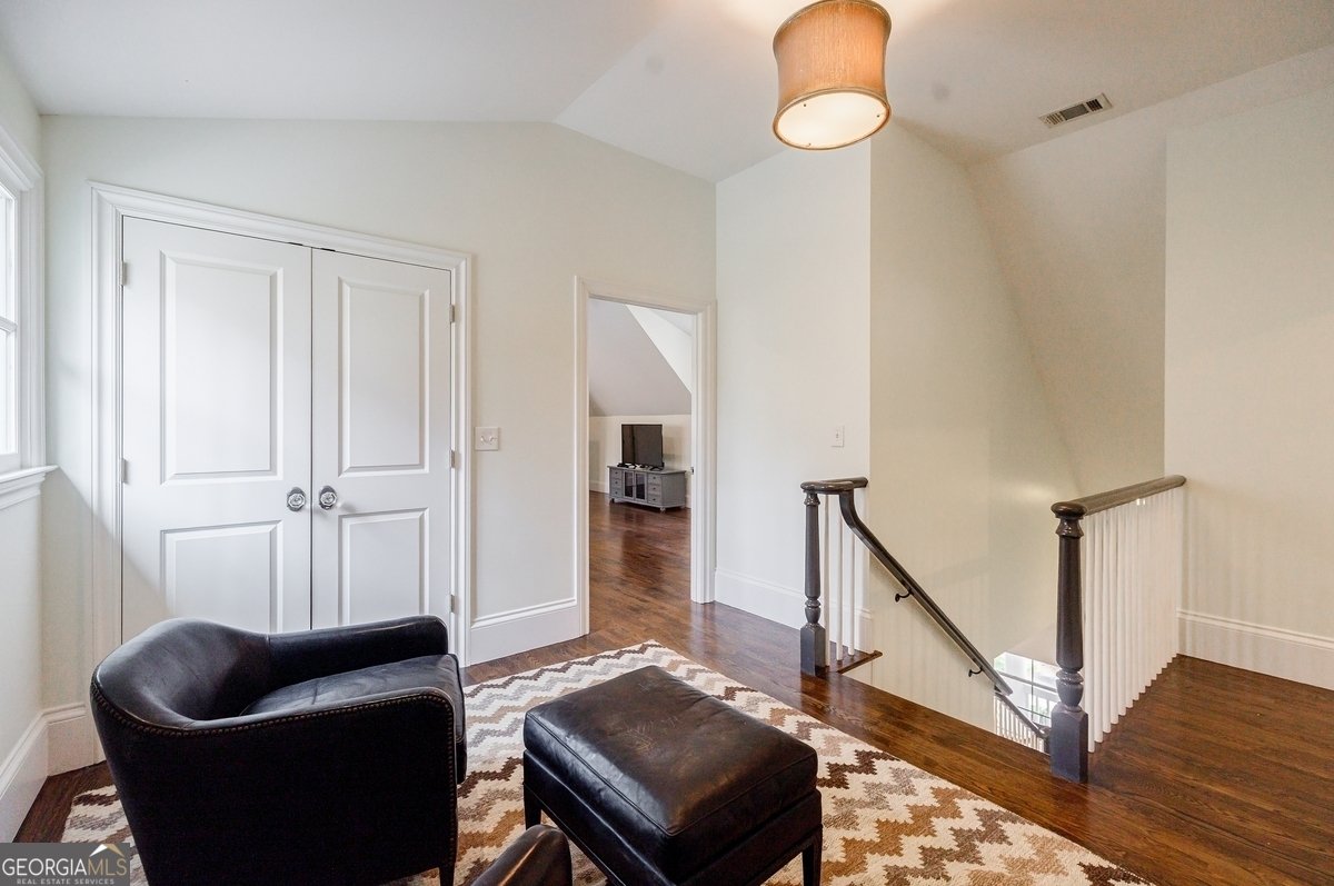 3790 Narmore Drive Atlanta - 70
