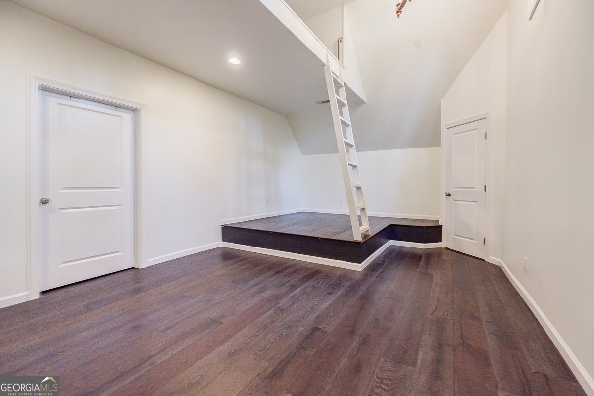 3790 Narmore Drive Atlanta - 79
