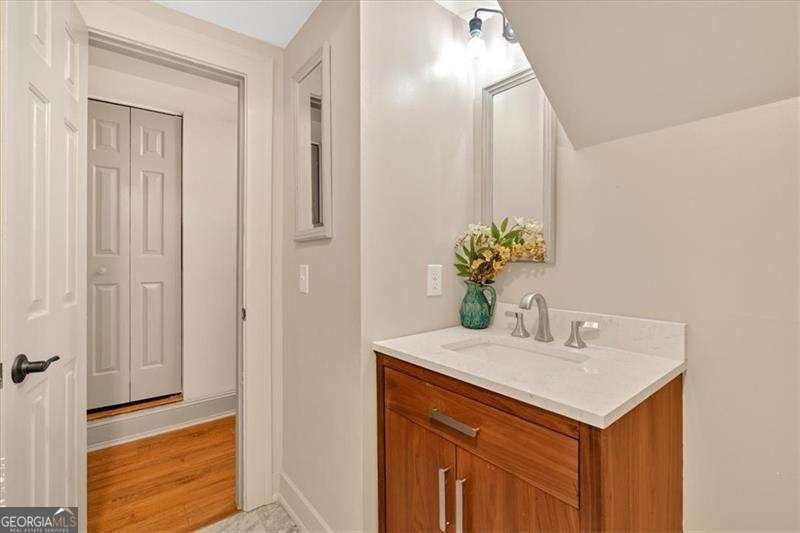 2855 Peachtree Road Atlanta - 28