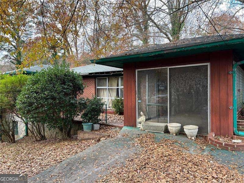 1581 Woodland Circle Atlanta - 2