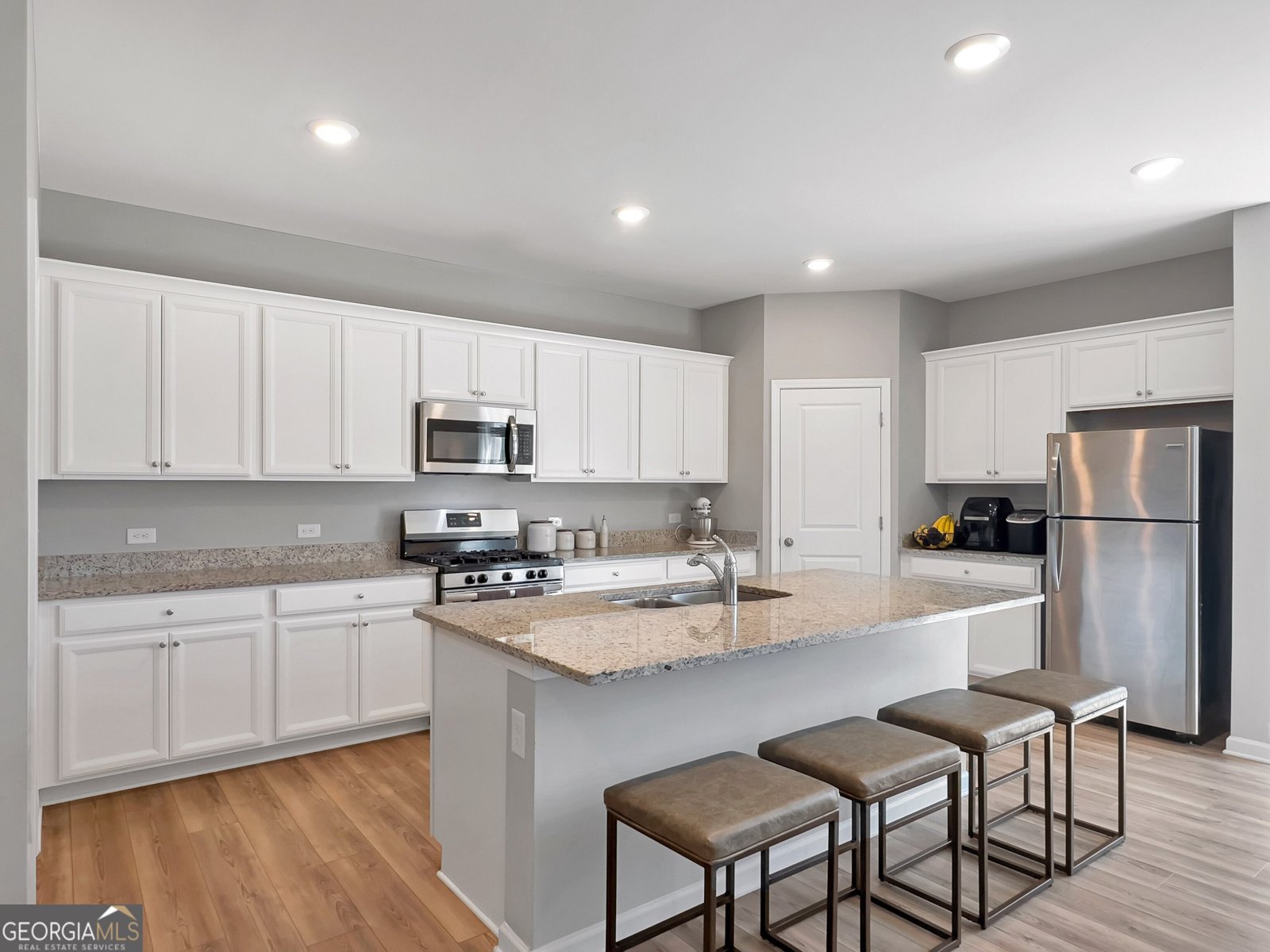 301 Amsterdam Way Hampton - 10