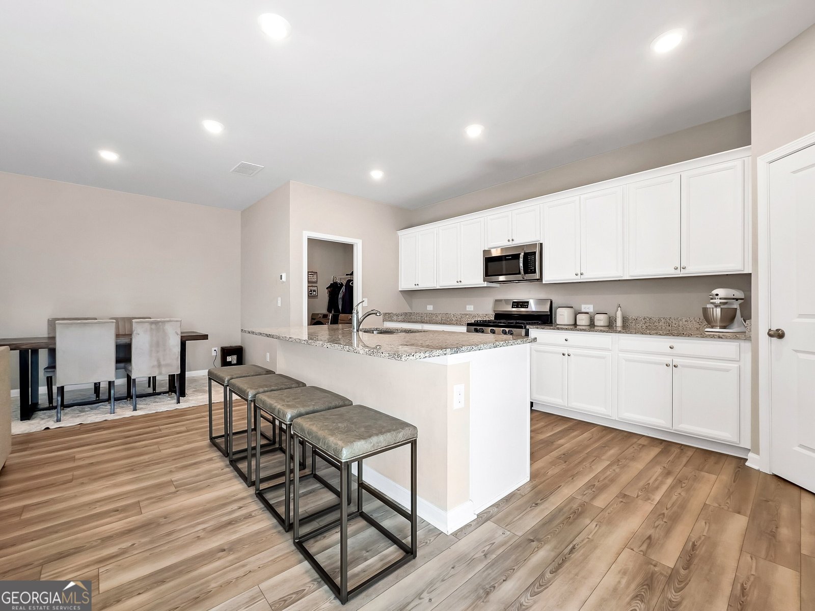 301 Amsterdam Way Hampton - 12