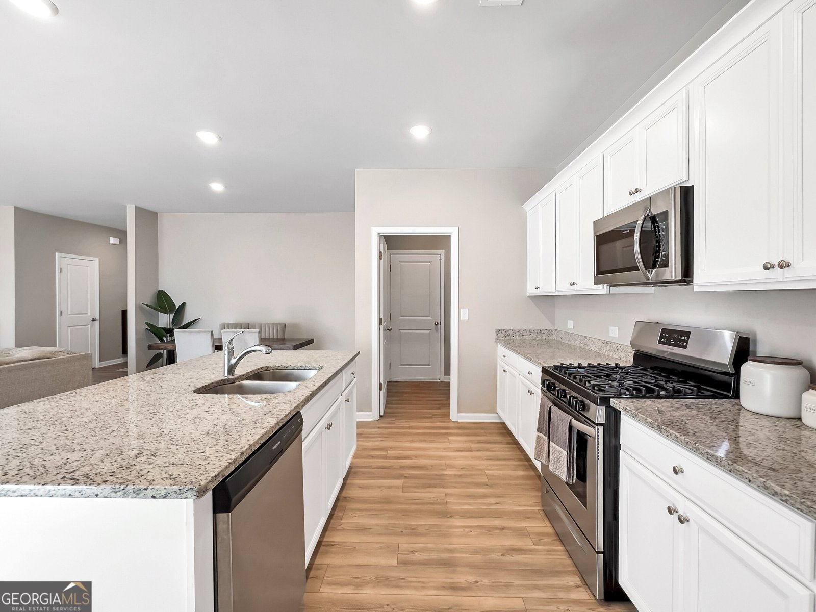 301 Amsterdam Way Hampton - 15
