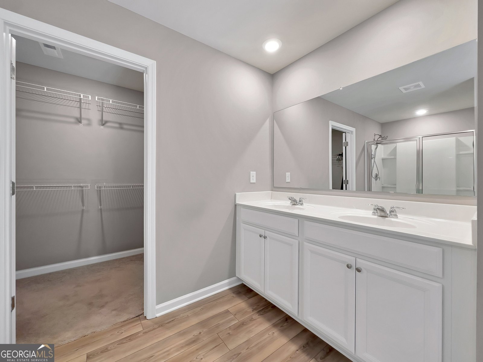 301 Amsterdam Way Hampton - 23