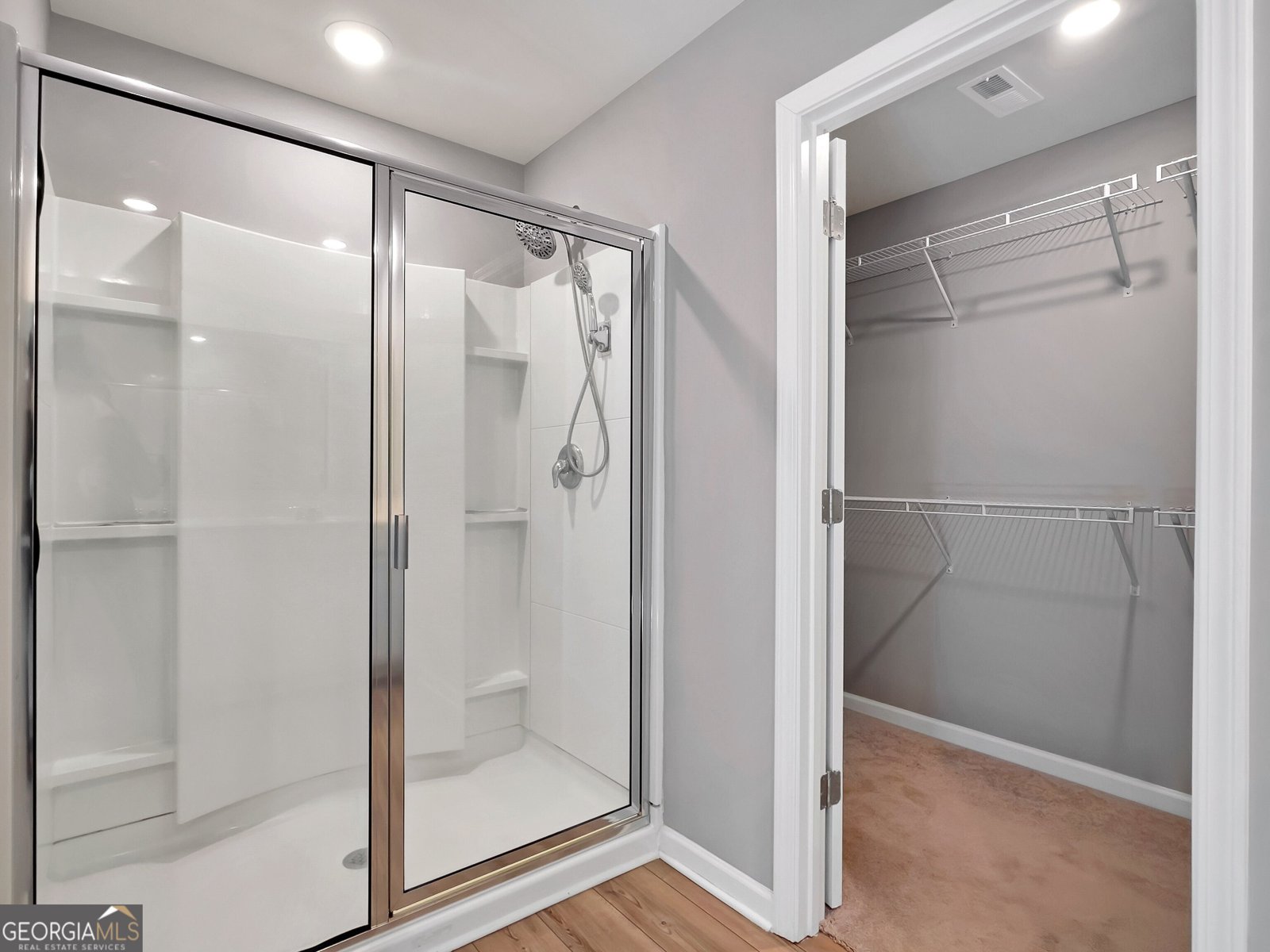 301 Amsterdam Way Hampton - 24