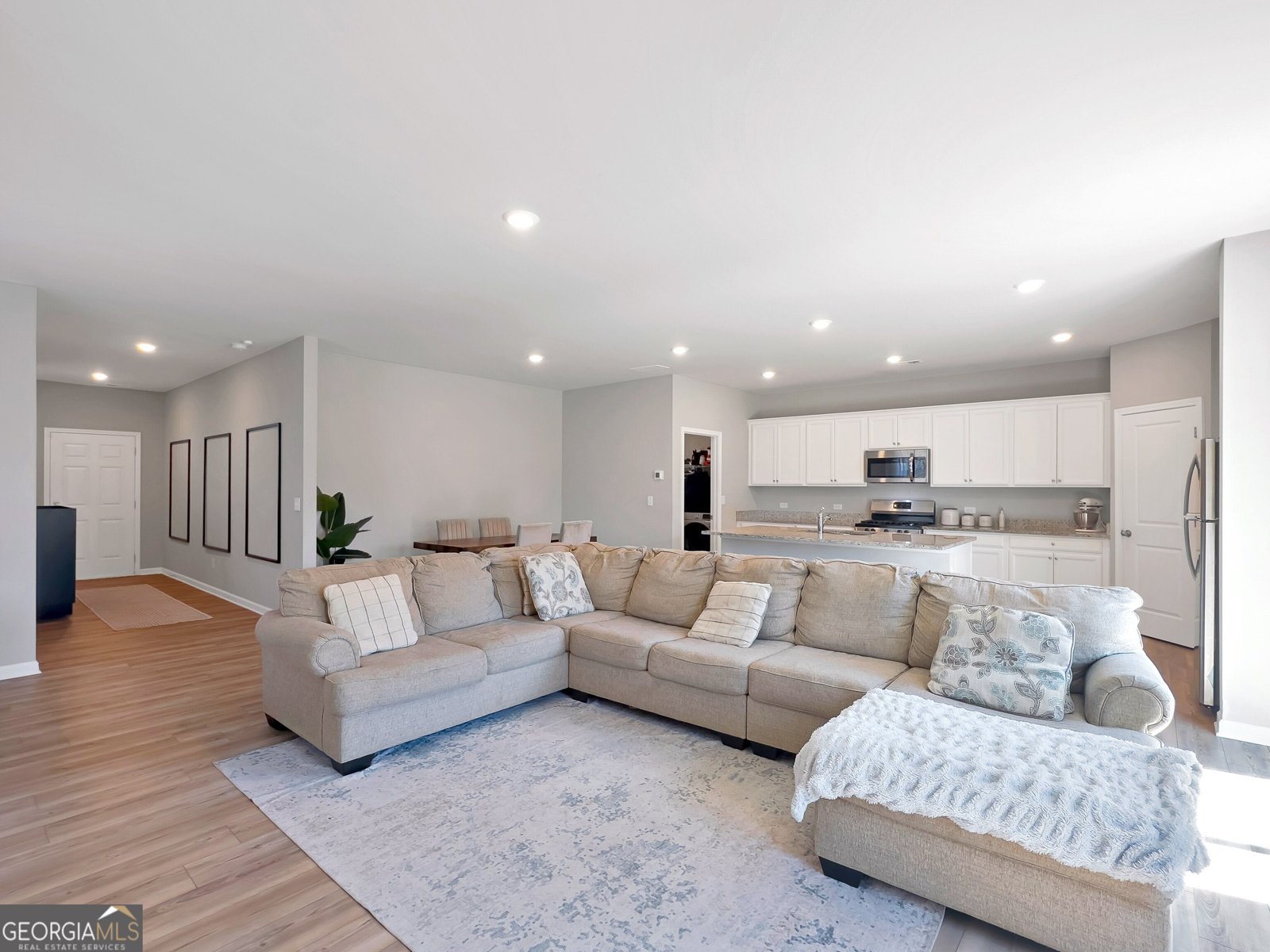 301 Amsterdam Way Hampton - 8