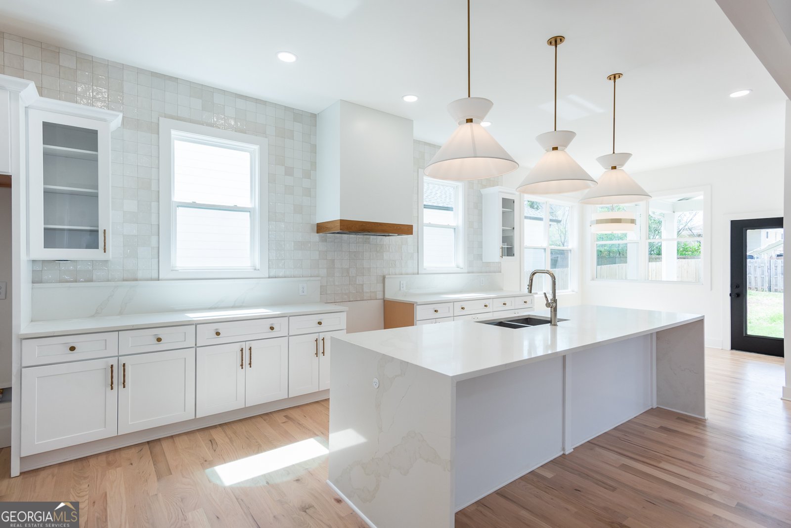 3395 Lee Street East Point - 13