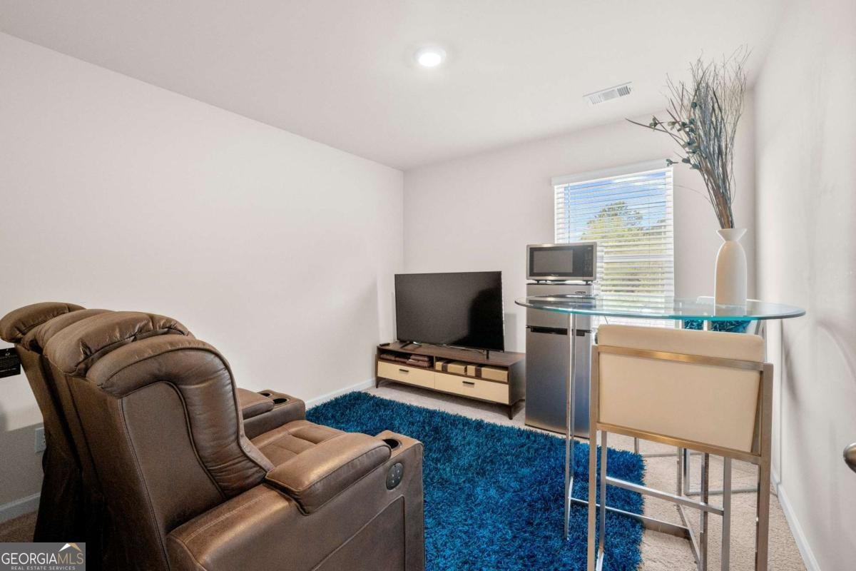 5184 BARBERRY Avenue Oakwood - 21
