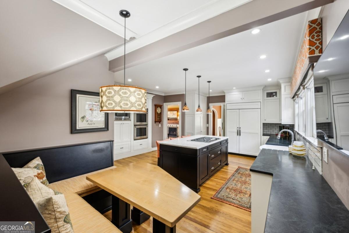1666 Johnson Road Atlanta - 27