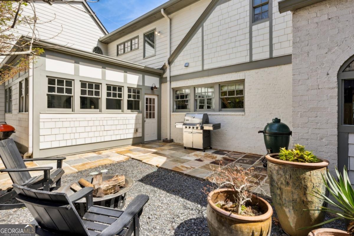 1666 Johnson Road Atlanta - 74