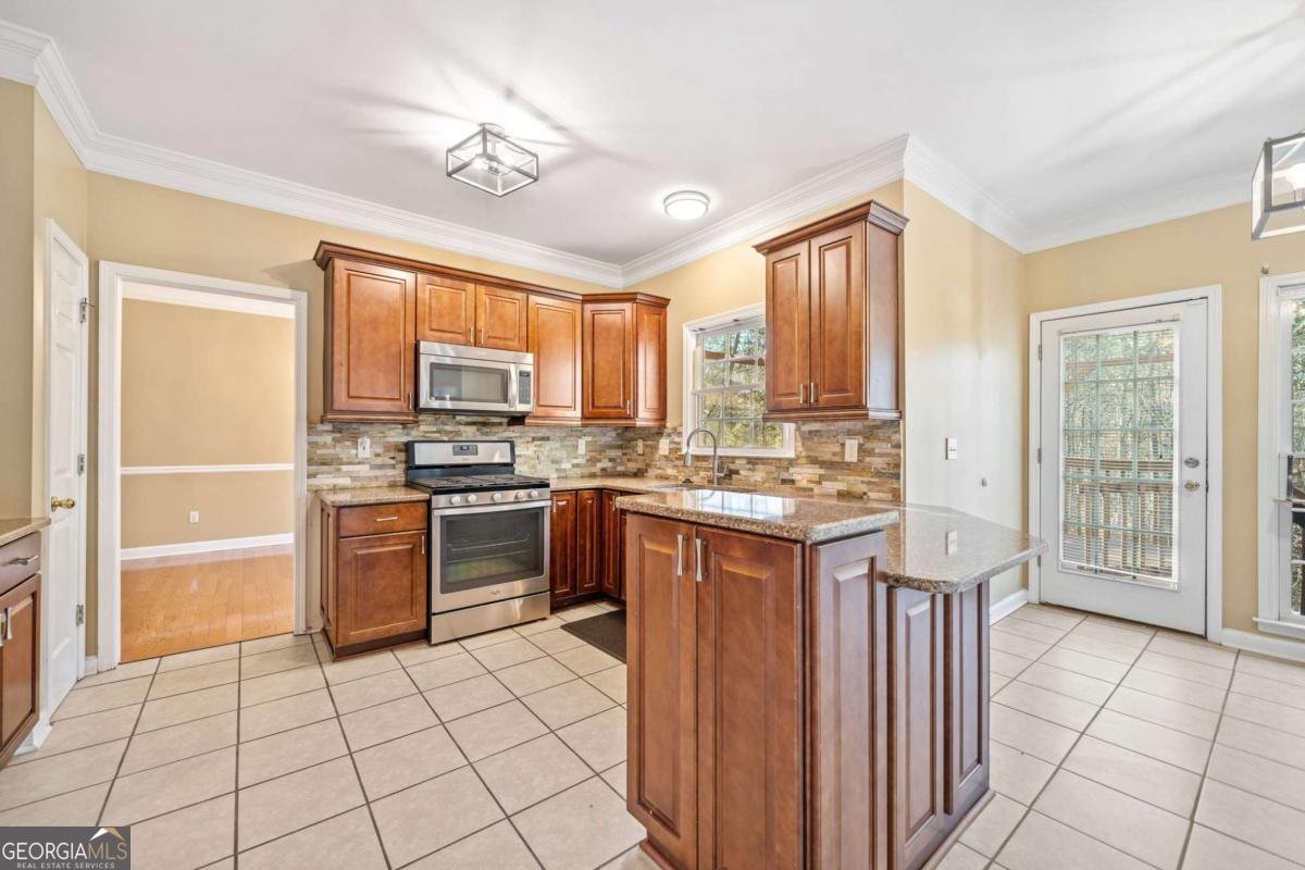 1039 Ashfern Walk Woodstock - 15