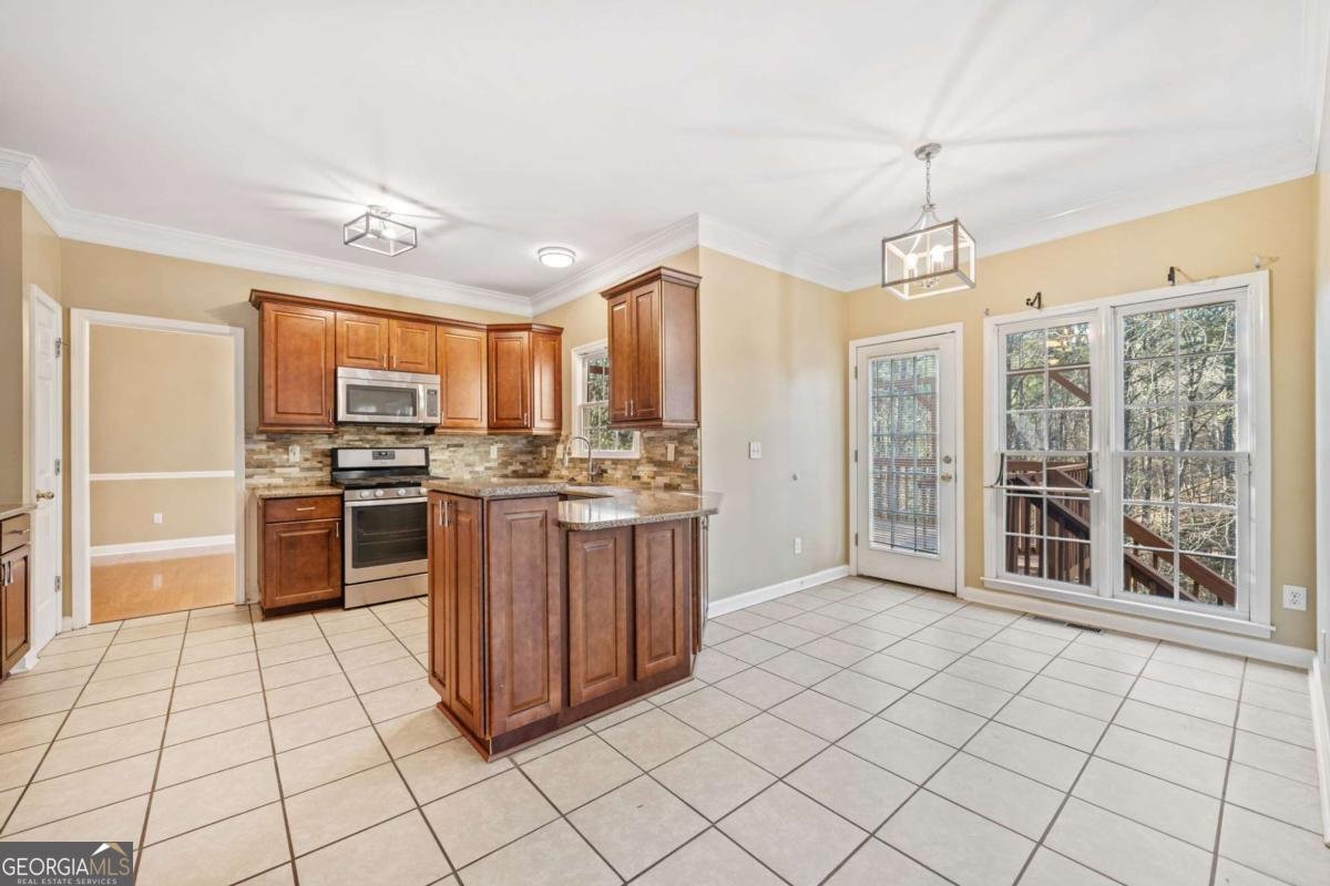 1039 Ashfern Walk Woodstock - 16