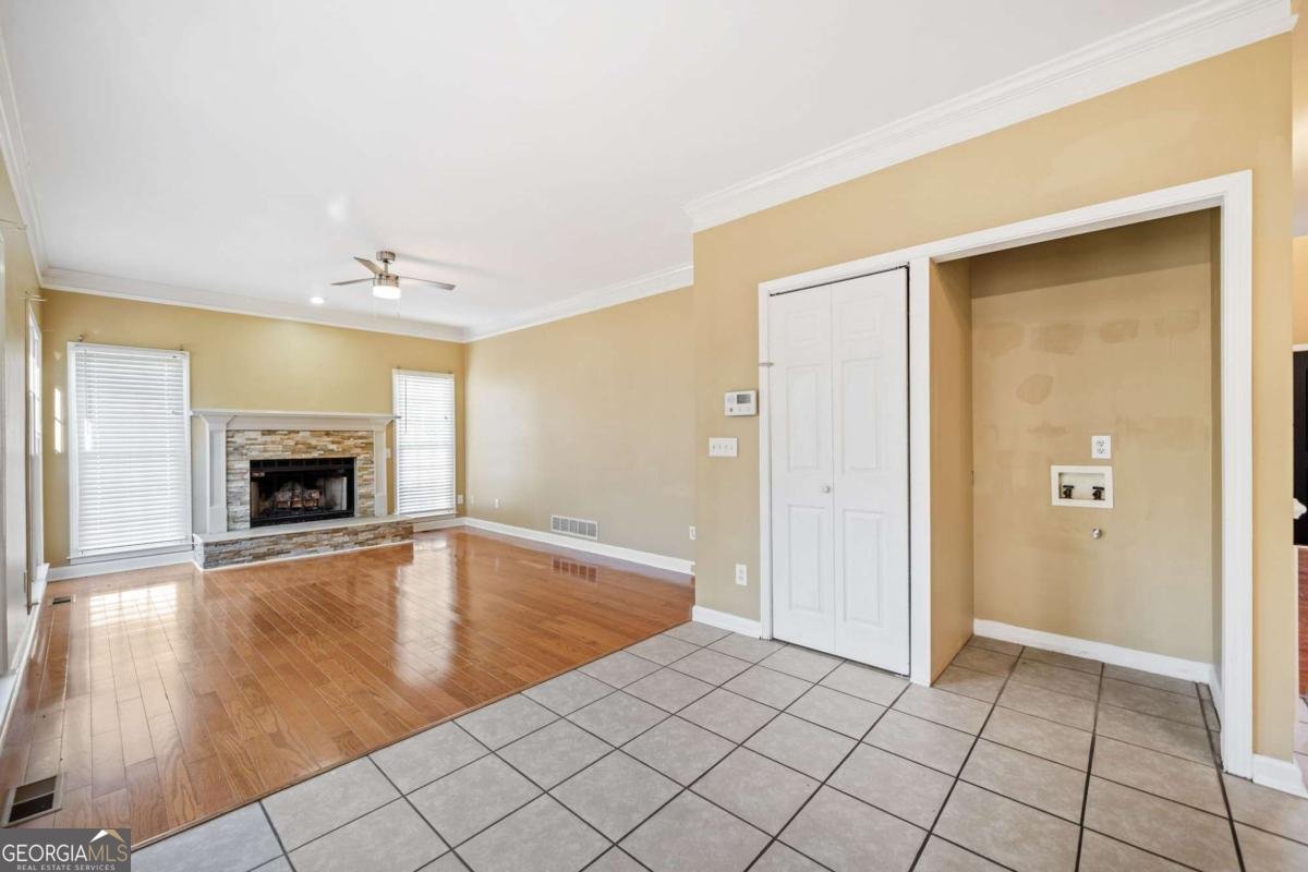 1039 Ashfern Walk Woodstock - 17