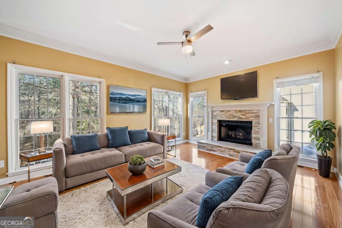 1039 Ashfern Walk Woodstock - 20