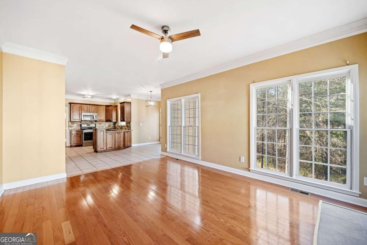 1039 Ashfern Walk Woodstock - 21