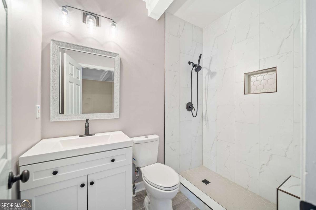 1039 Ashfern Walk Woodstock - 24