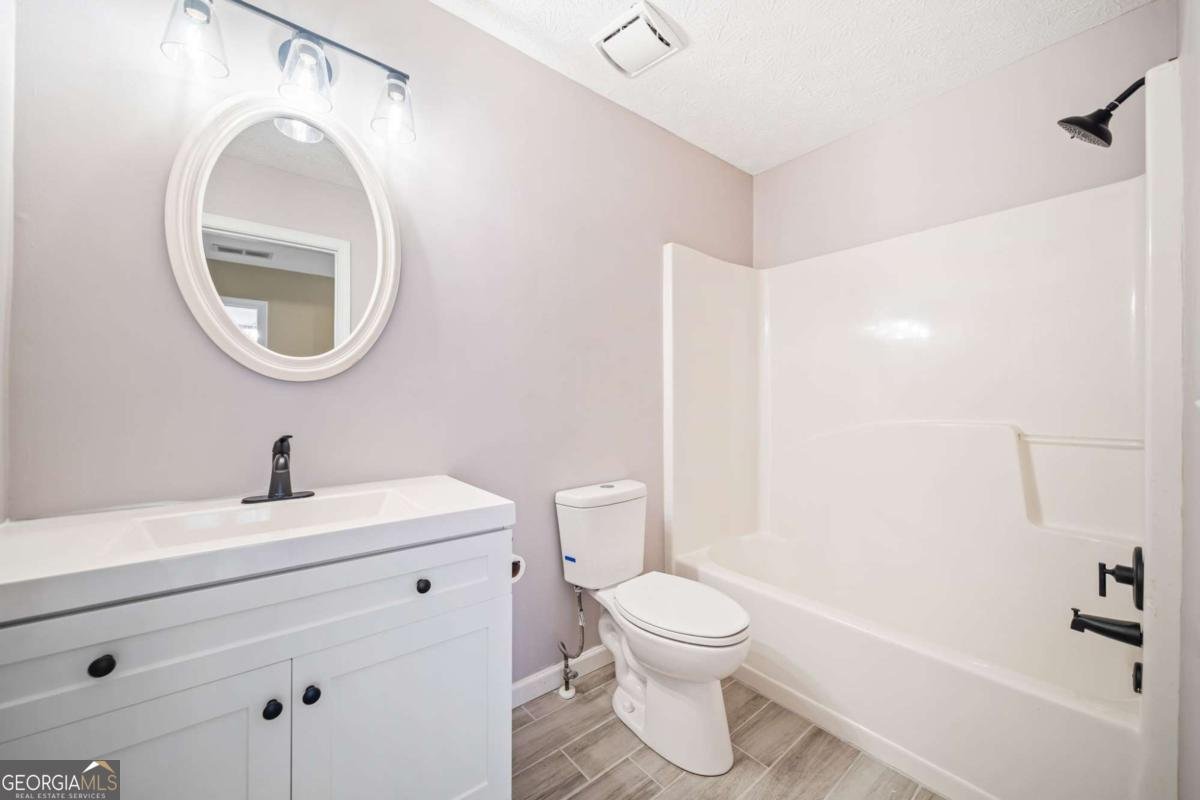 1039 Ashfern Walk Woodstock - 32
