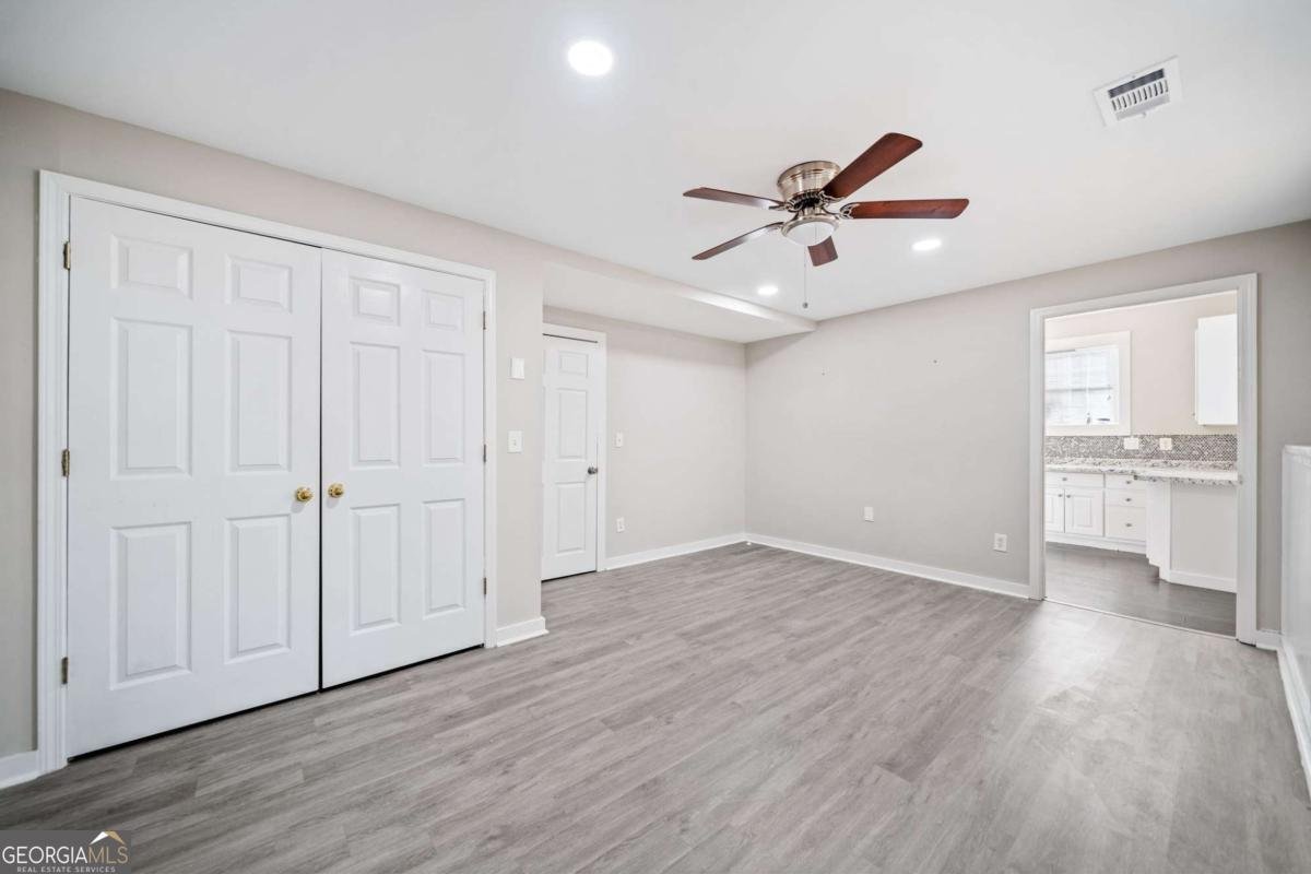 1039 Ashfern Walk Woodstock - 34
