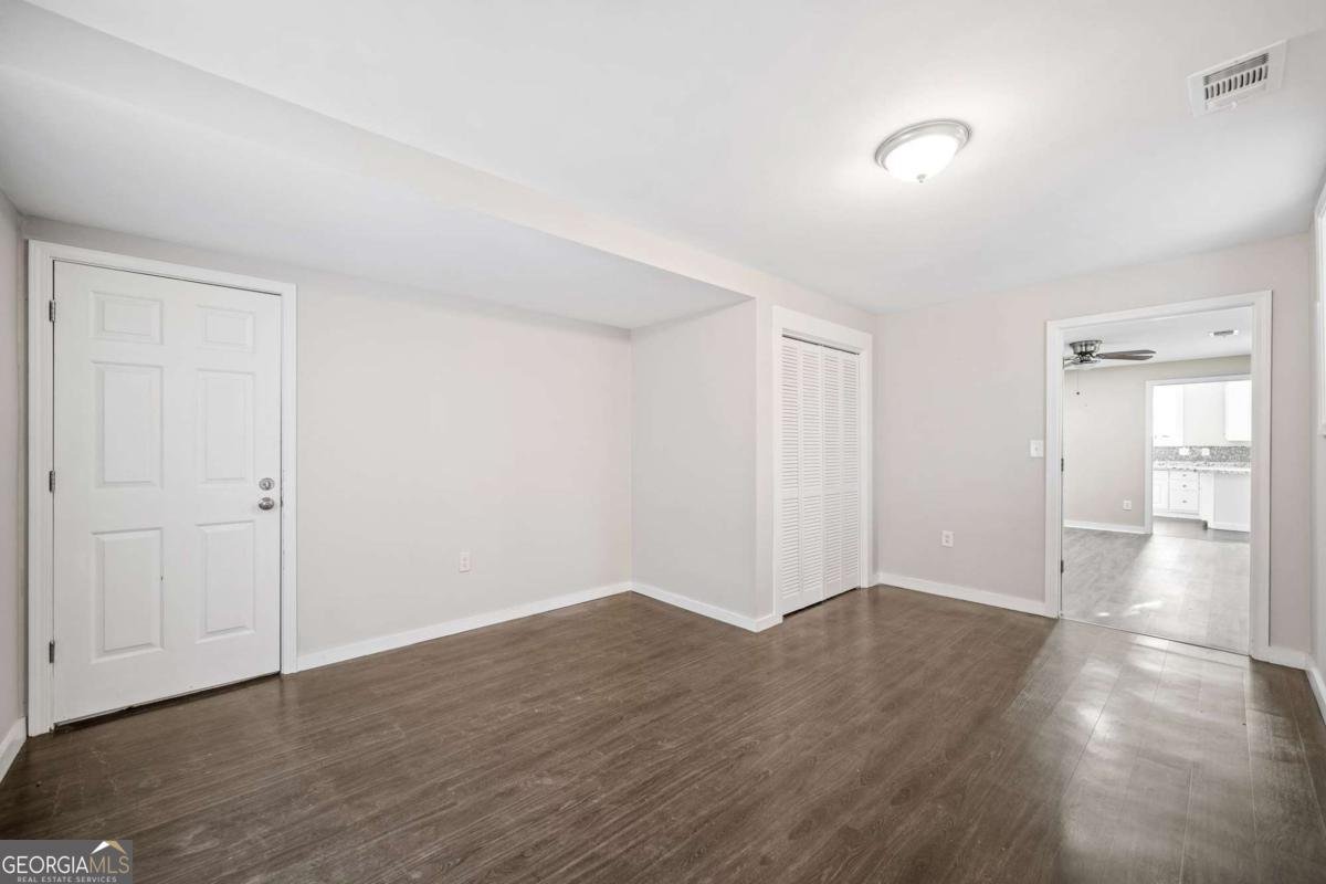 1039 Ashfern Walk Woodstock - 35