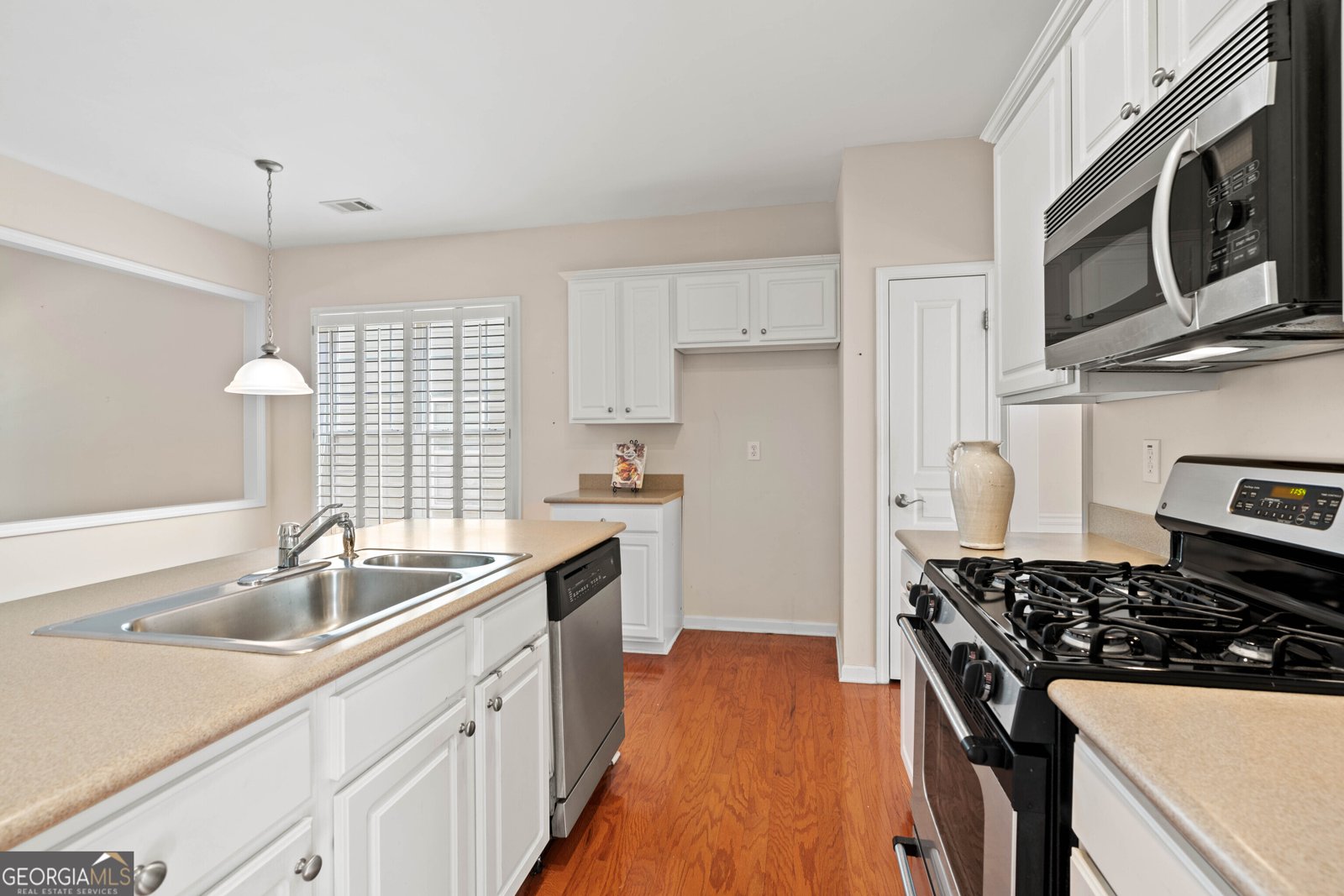 1555 Diplomat Drive Cumming - 17