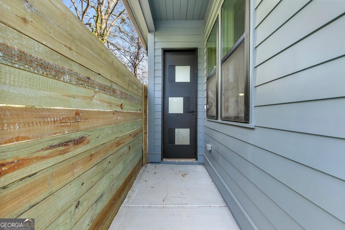 1247 Bridges Avenue Atlanta - 2