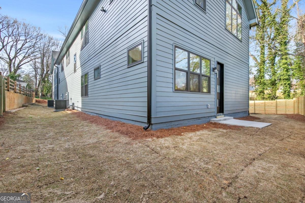 1247 Bridges Avenue Atlanta - 23
