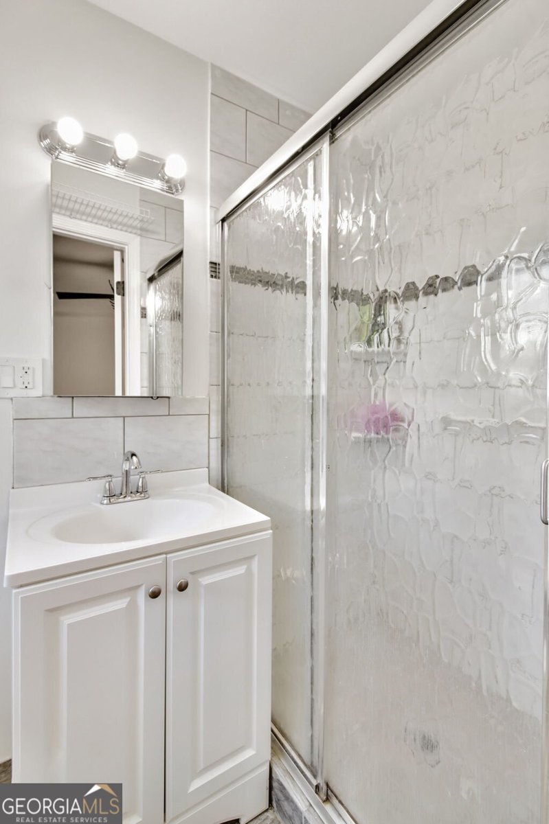 6828 Lockridge Drive Atlanta - 17