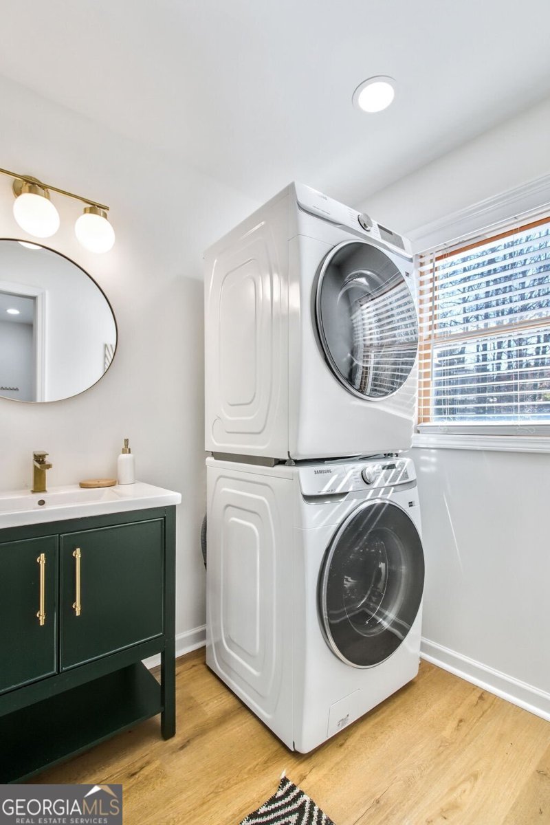 6828 Lockridge Drive Atlanta - 22