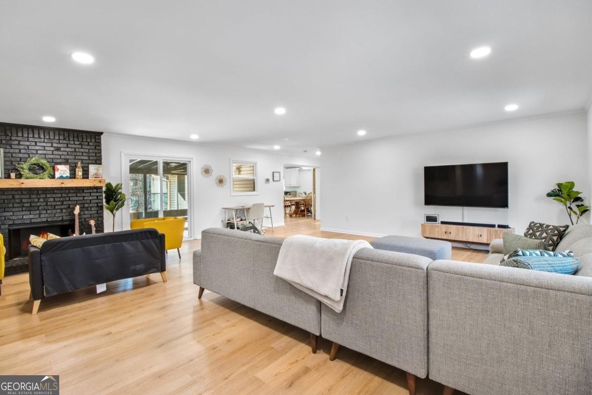 6828 Lockridge Drive Atlanta - 6