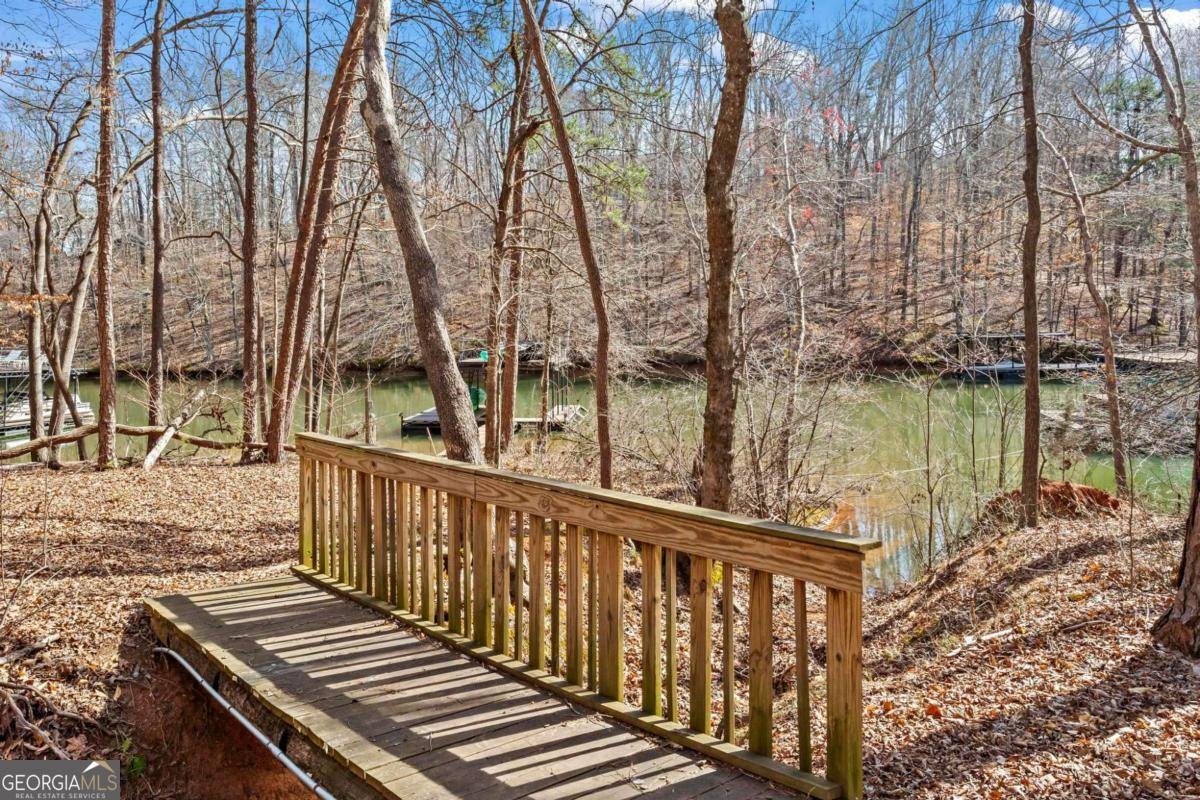 7105 HAW CREEK Place Gainesville - 33