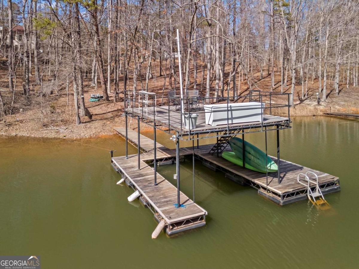 7105 HAW CREEK Place Gainesville - 37