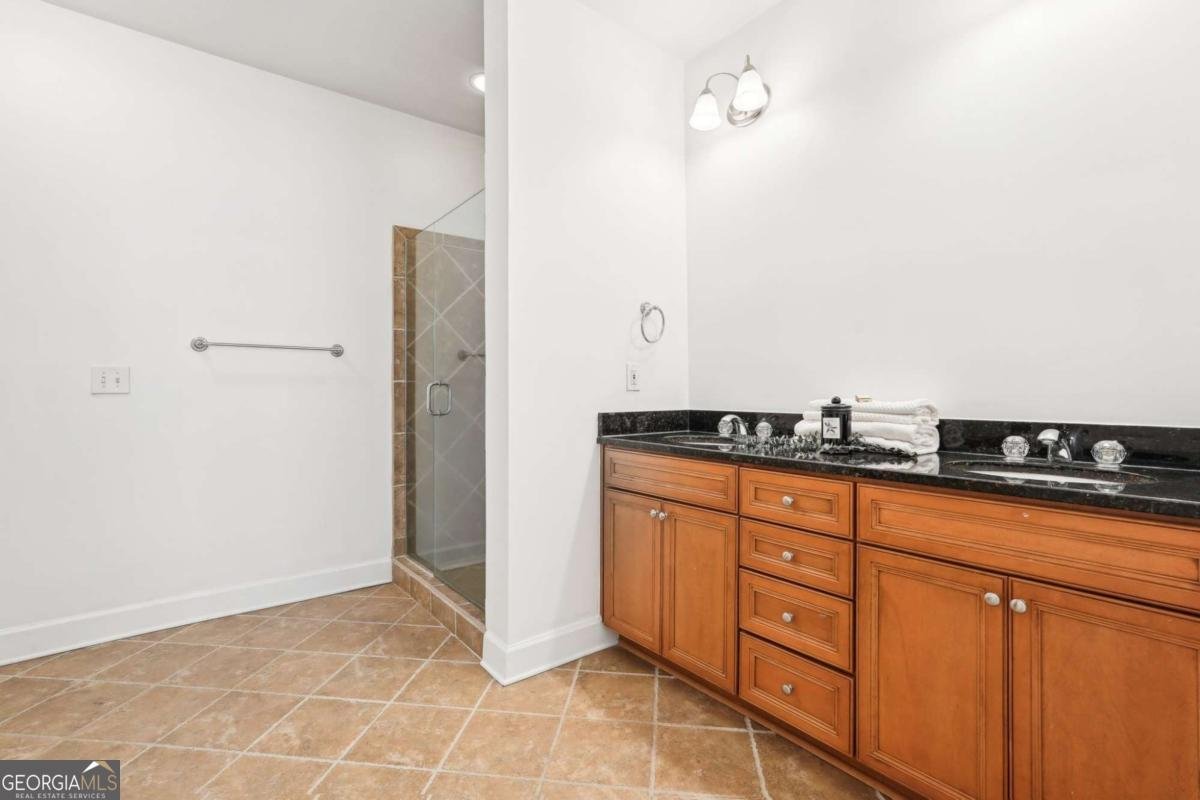 3071 Lenox Road Atlanta - 37